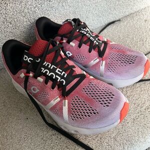 On Running cloudsurfer Athletic Shoes in Red and Black Auburn Frost